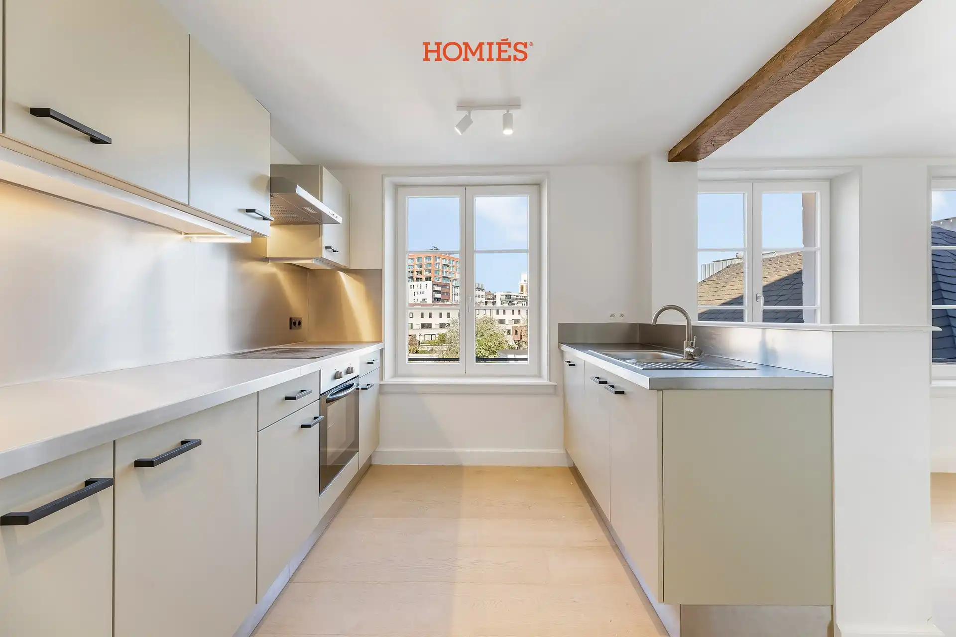Exclusief 2-slaapkamerappartement met 2 badkamers foto 3