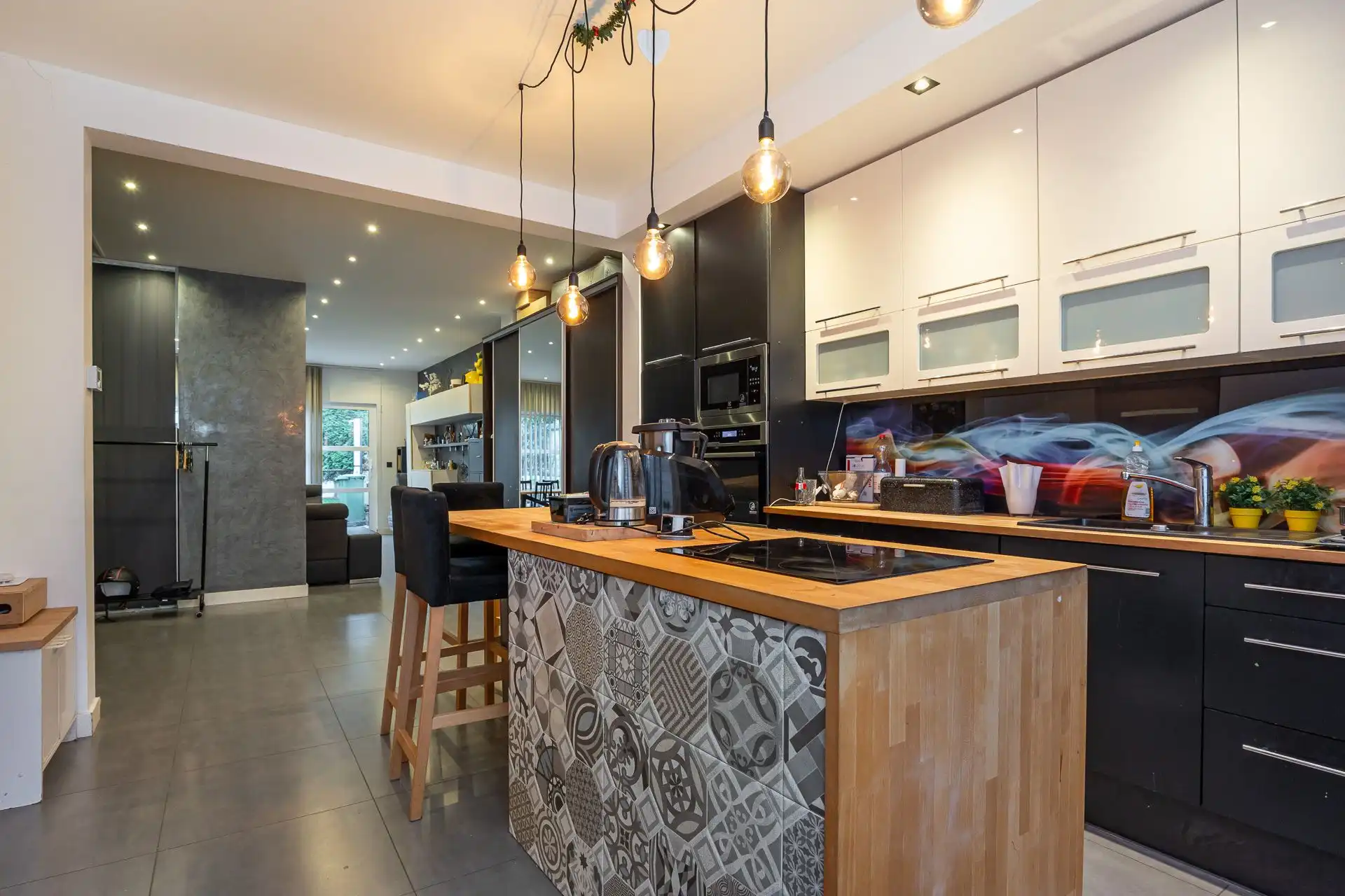 Instapklare gezinswoning met tuin in doodlopende straat! foto 7