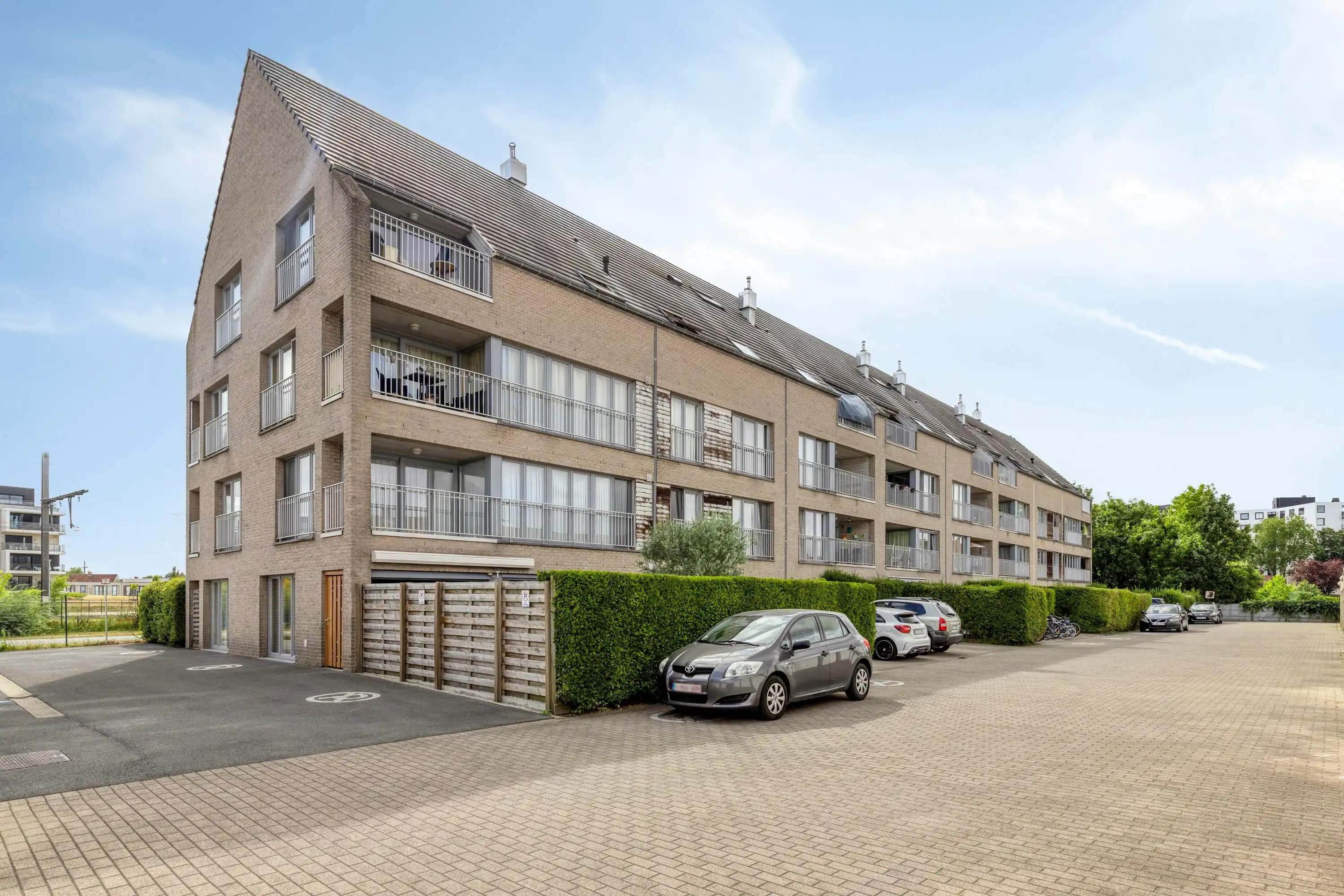 Instapklaar dakappartement met 2 slaapkamers in Roeselare foto 14