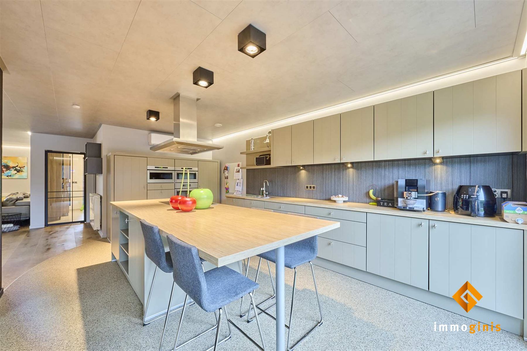 Recente, moderne woning met 3 à 4 slaapkamers en zwembad op perceel van 5a01ca, in een doodlopende straat. foto 8