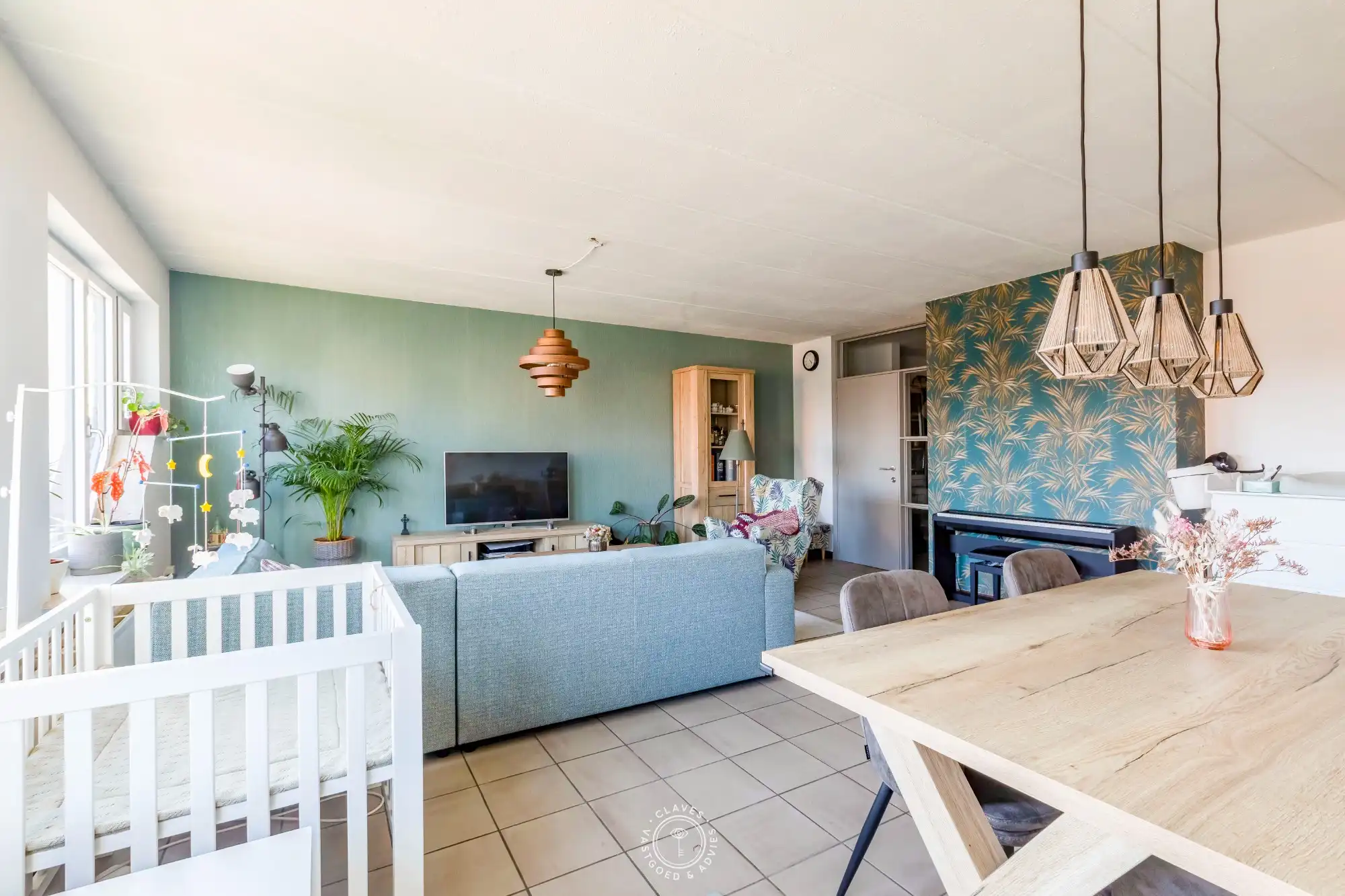 Eén slaapkamer appartement en duplexappartement op één adres foto {{pictureIndex}}