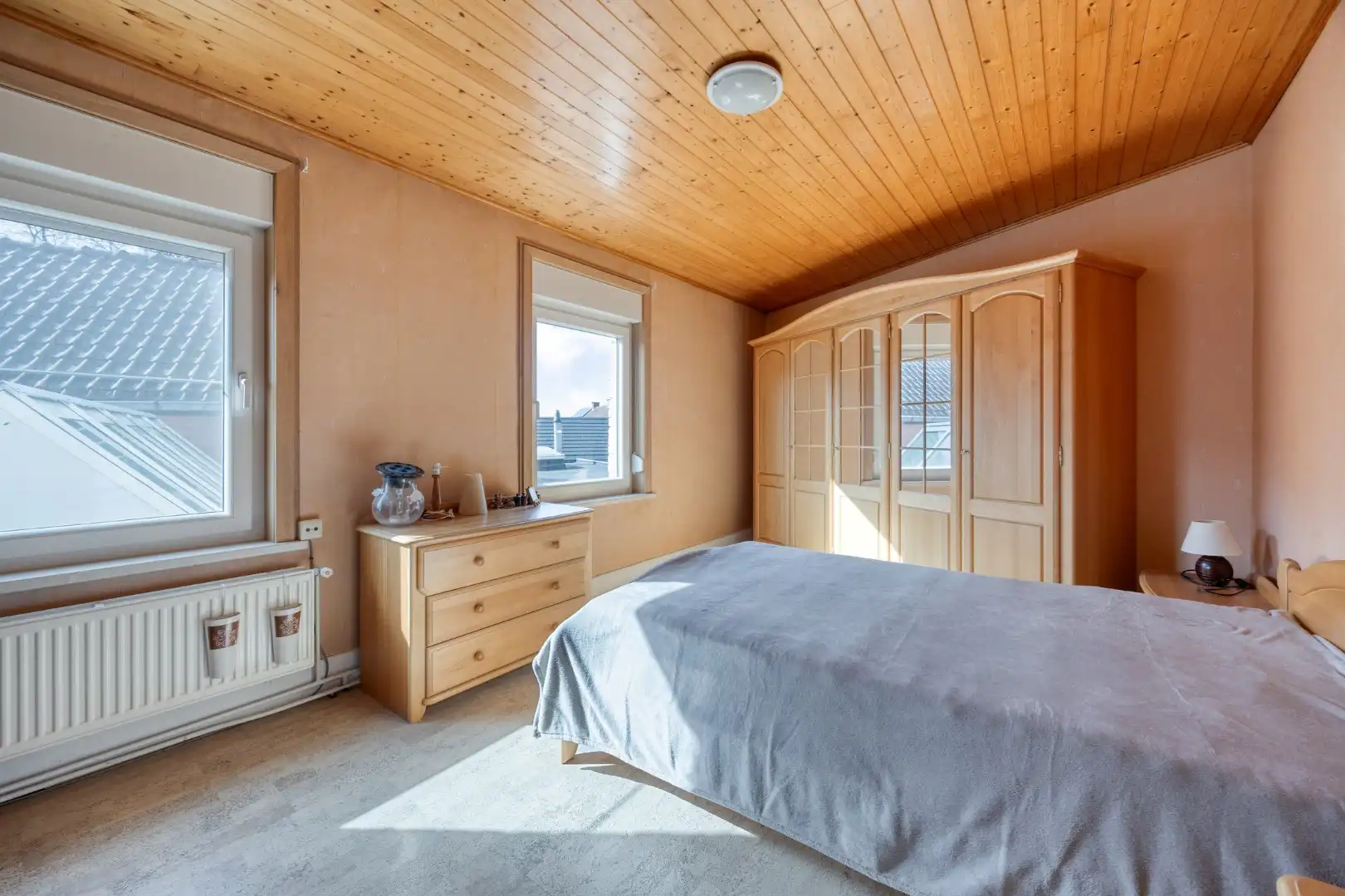 Goed gelegen handelspand met woonst! foto 11