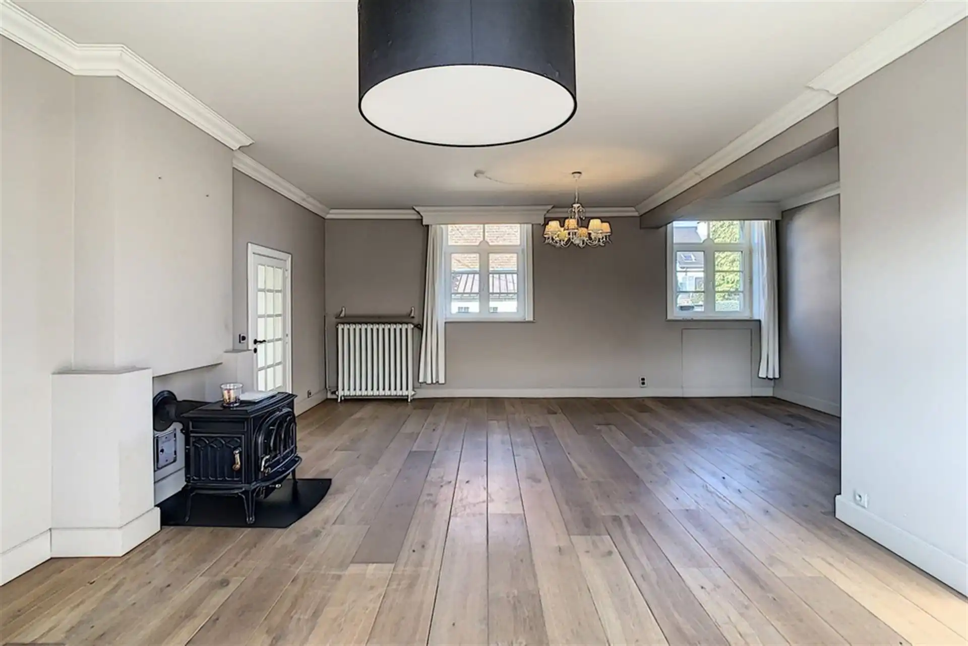 Karaktervolle woning met leuk terras en garagebox foto 3