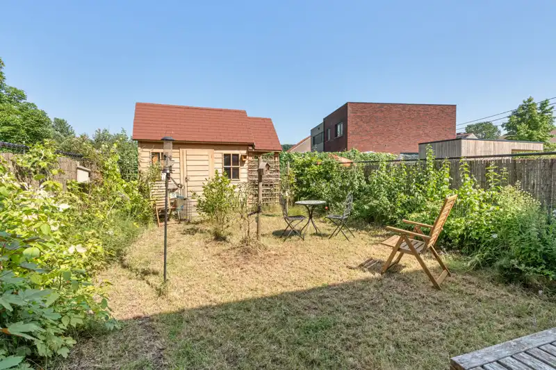 Recente, landelijke woning met 3 slaapkamers, tuin en parking foto 23