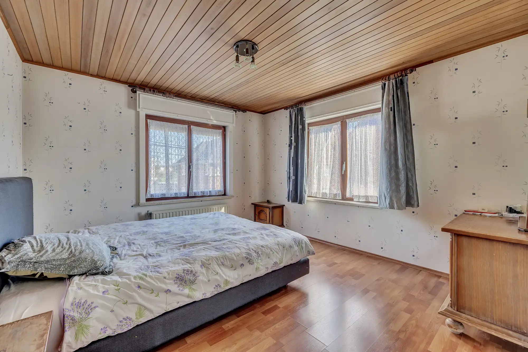 Karaktervolle gezinswoning met 3 slpks, garage en tuin foto 15