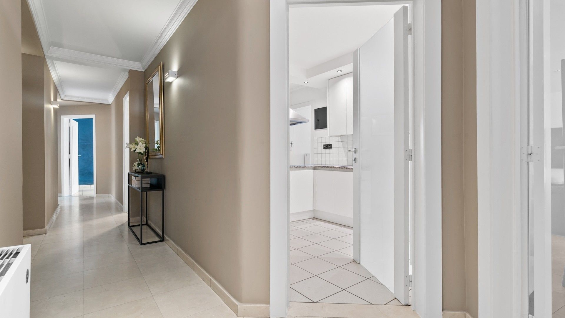 Onderhoudsvriendelijke en gelijkvloerse woning met zwembad foto 10