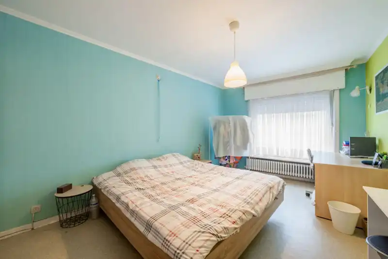 Lauwe-Centrum. Uitstekende gelegen handelseigendom : wonen en werken met 4 slaapkamers met tuin en aparte ingang garagegebouw en parking. POLYVALENTE EIGENDOM MET POTENTIEEL ! foto 13