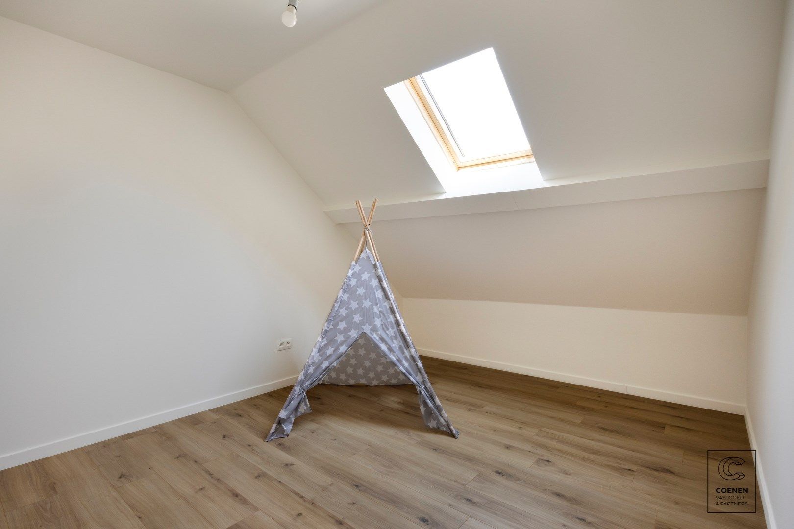 Charmant, volledig gerenoveerde woning met 2 slaapkamers te Turnhout! foto 17