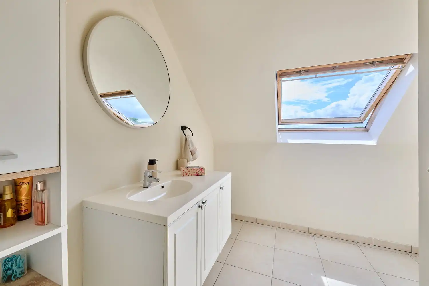 Goed onderhouden duplex appartement nabij de stadsrand foto 8