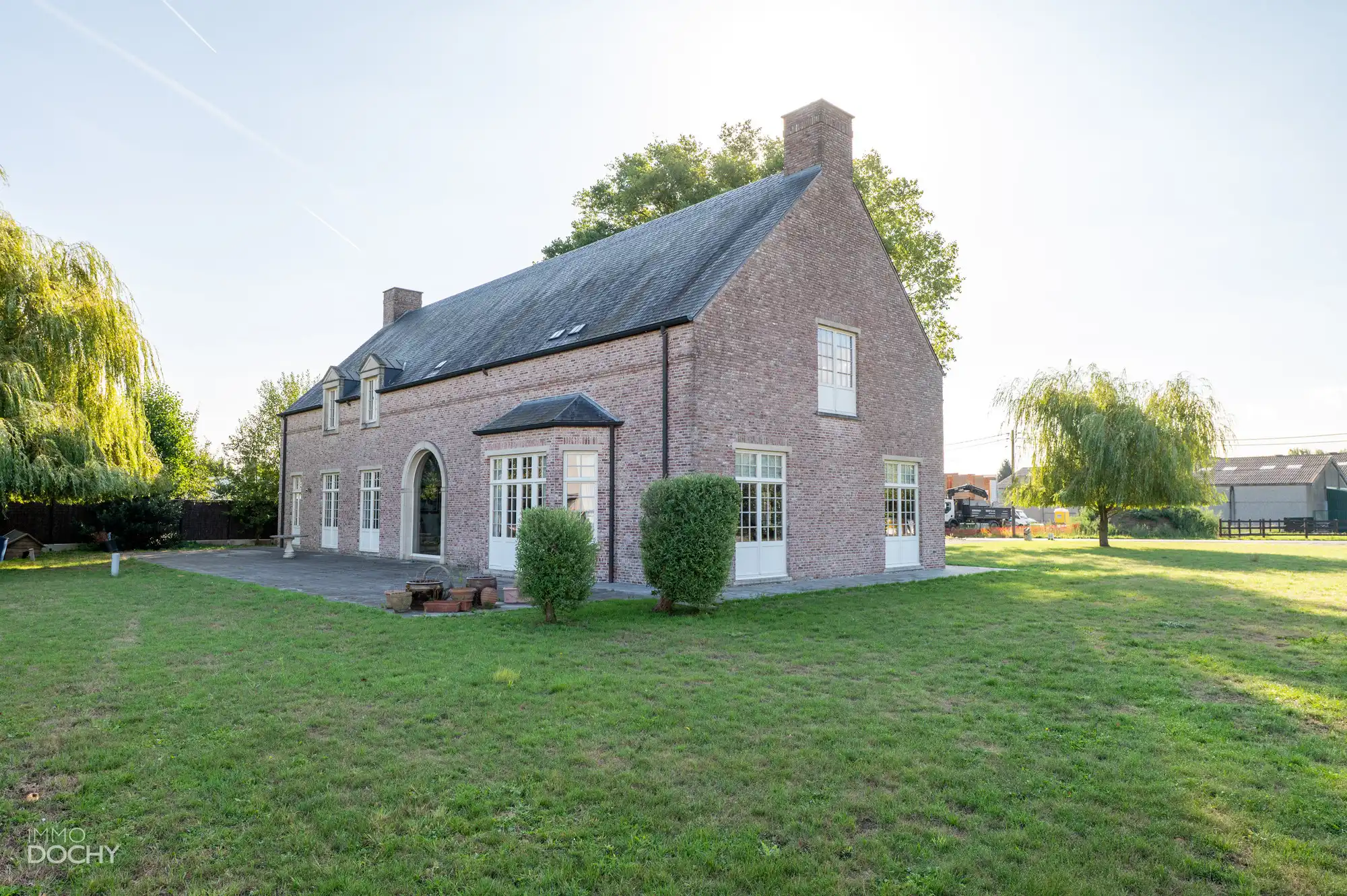 Ruime villa met veel mogelijkheden foto 3
