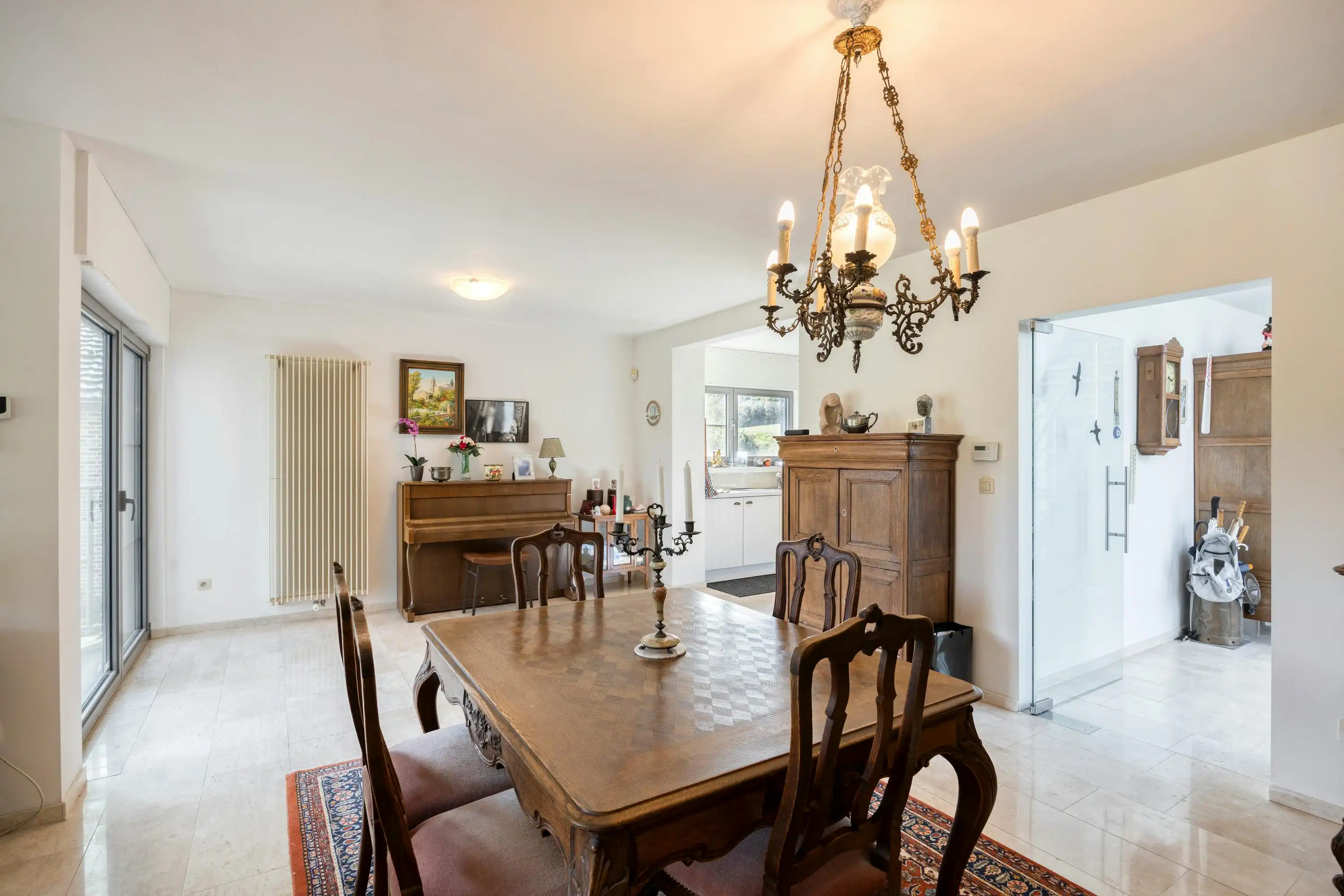 Villa in Eben-Emael met mogelijkheid tot twee wooneenheden nabij Maastricht foto 4