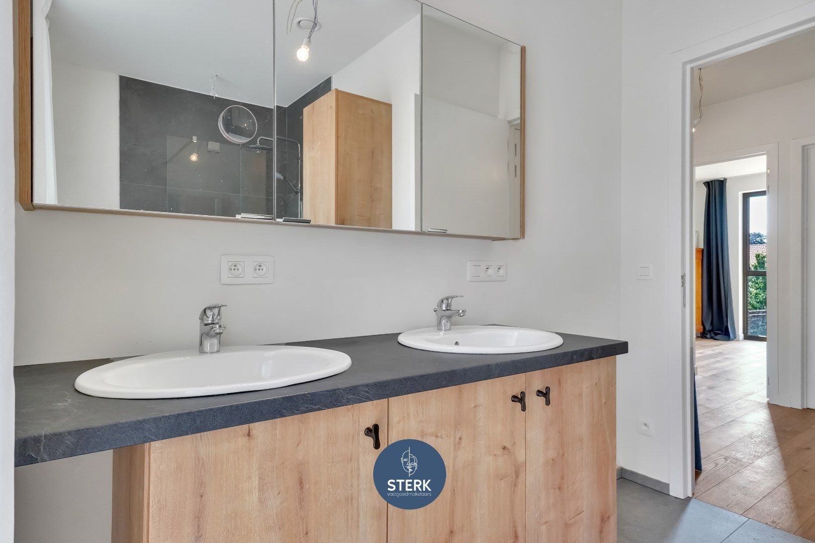 ENERGIEZUINIGE GEZINSWONING IN DE DORPSKERN VAN OUD-REKEM !  foto 18