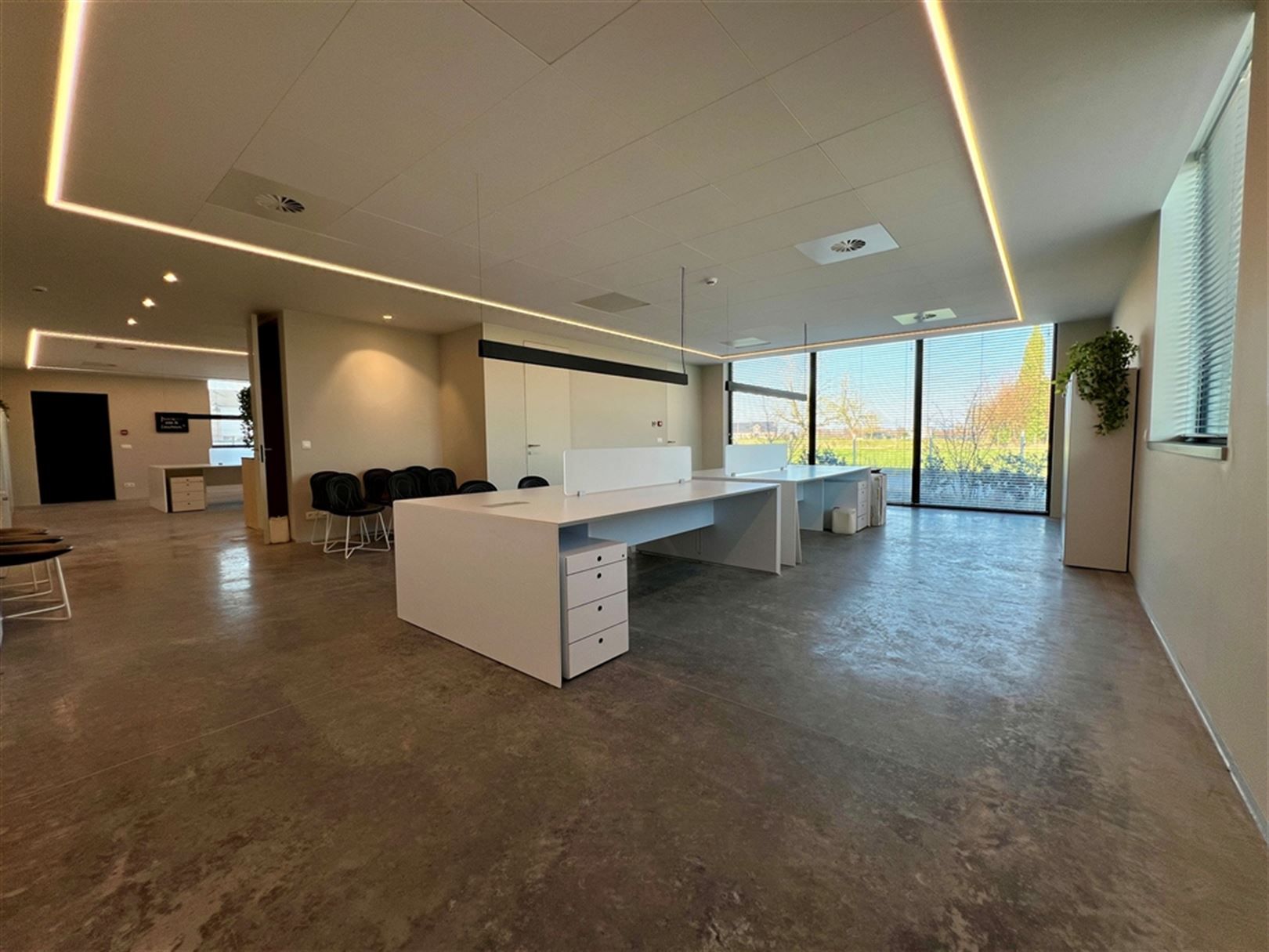 Hoogwaardig afgewerkt kantoorgebouw in Nazareth foto 8