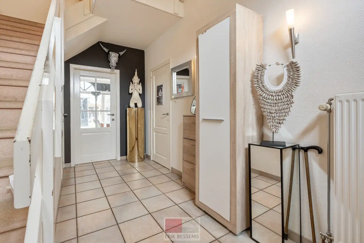 Vrijstaande woning met luxe buitenbeleving en topligging nabij Maastricht foto 2