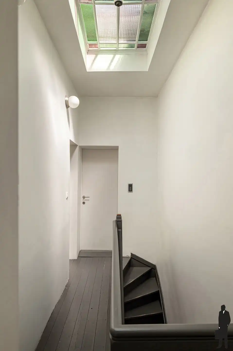 Ruime bel-étagewoning met 3 staanplaatsen en terras foto 12