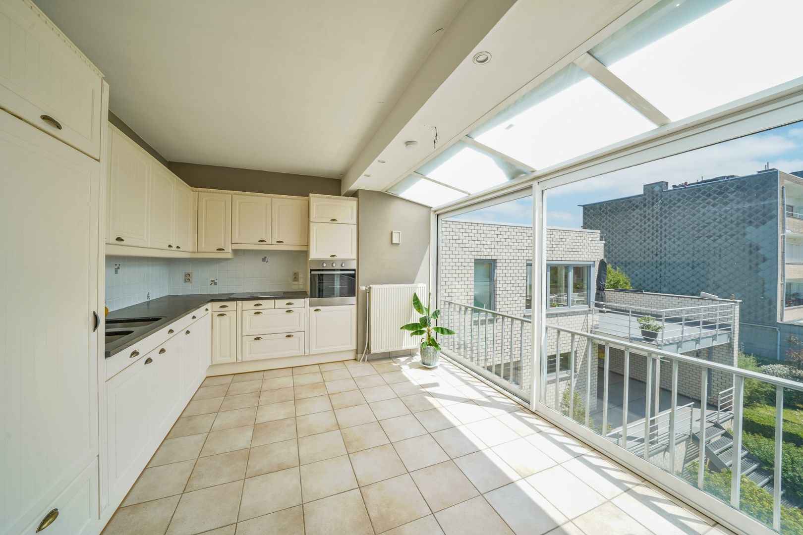 Ruim appartement met 4 slpk, 2 terrassen en garage in Oostende foto 9