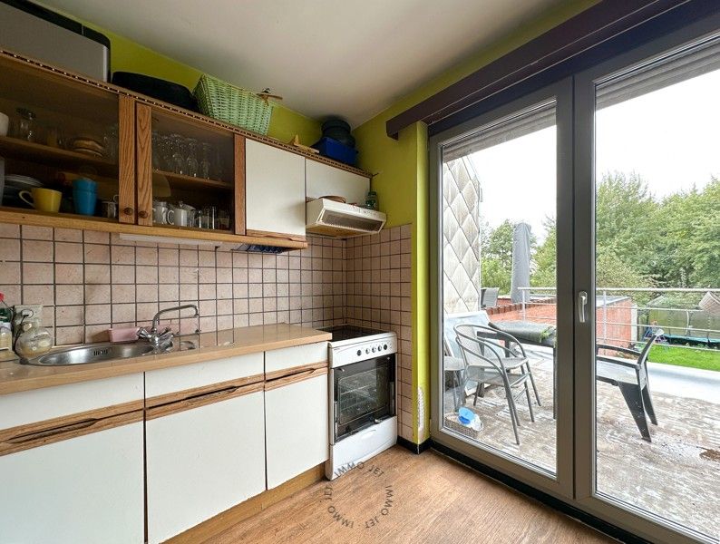 Appartementsgebouw met twee wooneenheden, garages en tuin foto 18