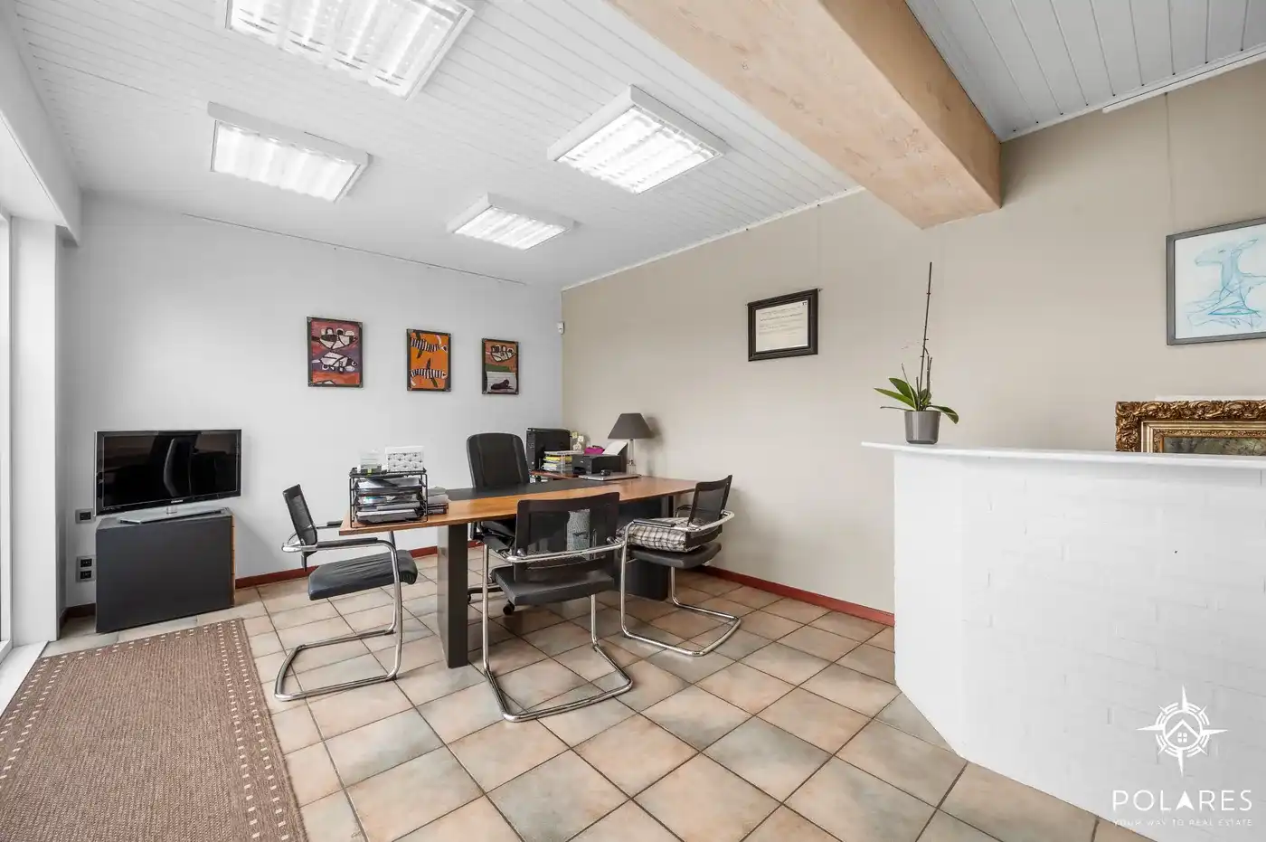 Ruime woning met 4 slaapkamers en mogelijkheden voor thuiskantoor of vrij beroep . foto 11