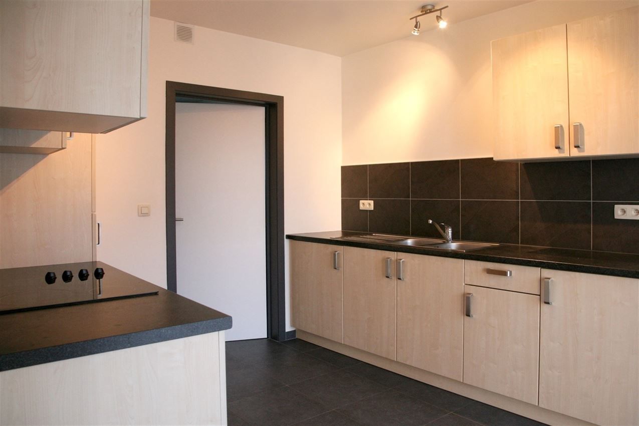 Duplex met 2 slpk., groot terras en twee autostplts  foto 11