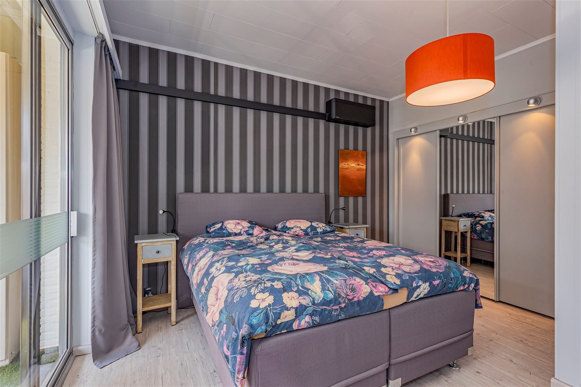 Ruime instapklare woning met grote garage/magazijn foto 12
