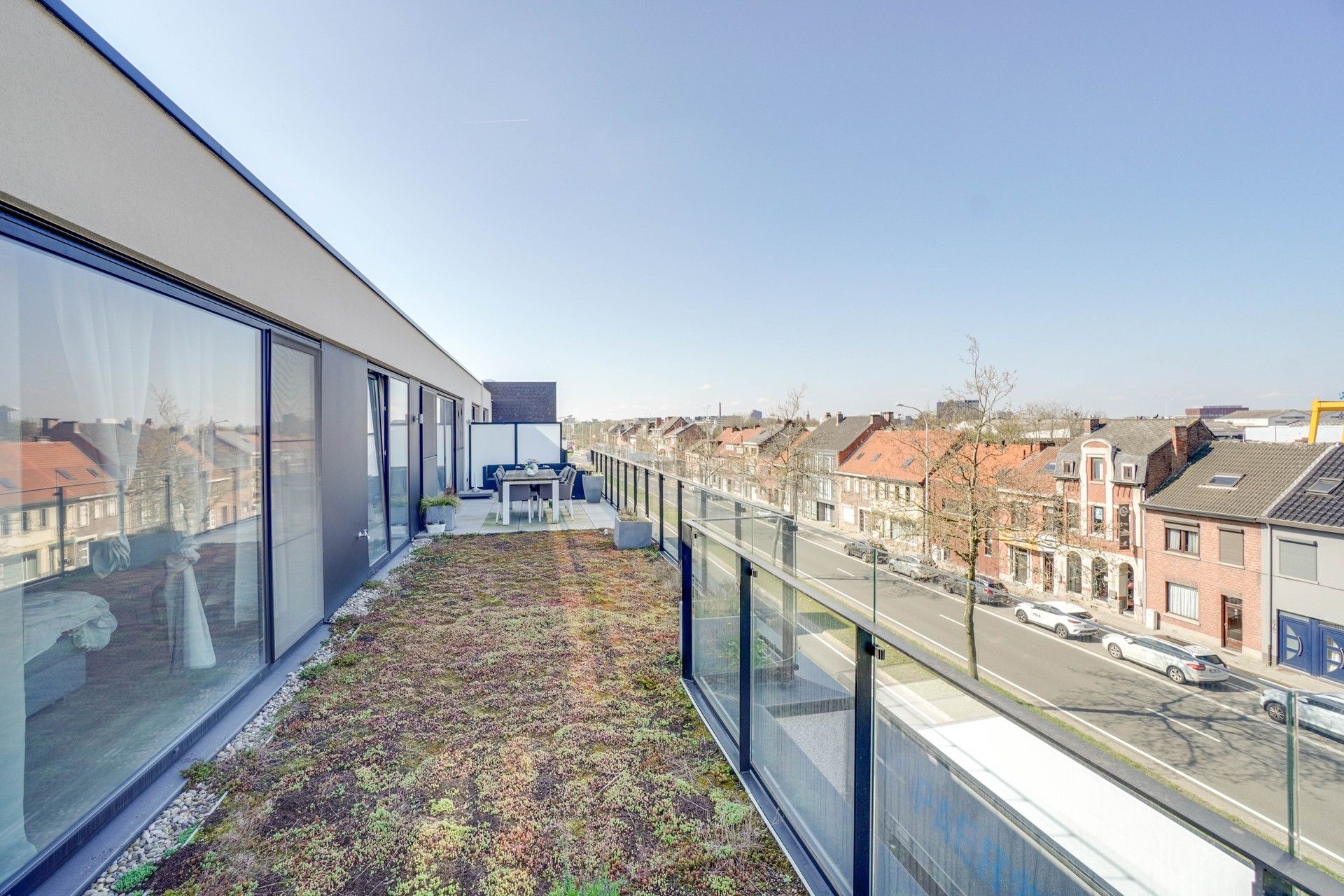 Instapklaar, lichtrijk dakappartement met 2 slaapkamers, terras en parking. foto 16