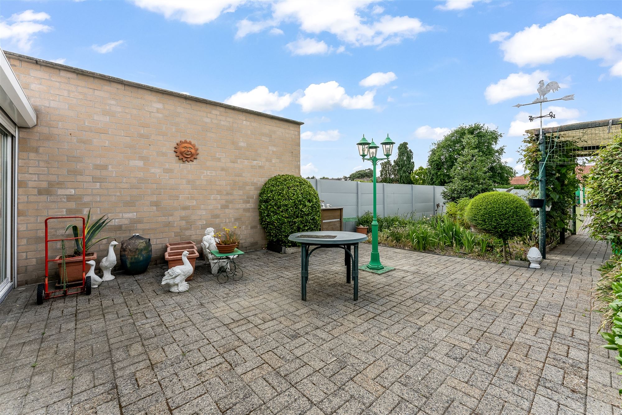 PERFECT ONDERHOUDEN WONING MET RUIME GARAGE EN BIJGEBOUW foto 23