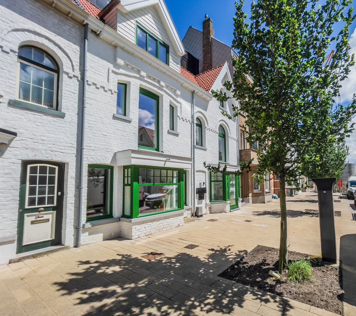 Nieuwbouw appartement INCLUSIEF inpandige parking gelegen te Duinbergen. foto 1