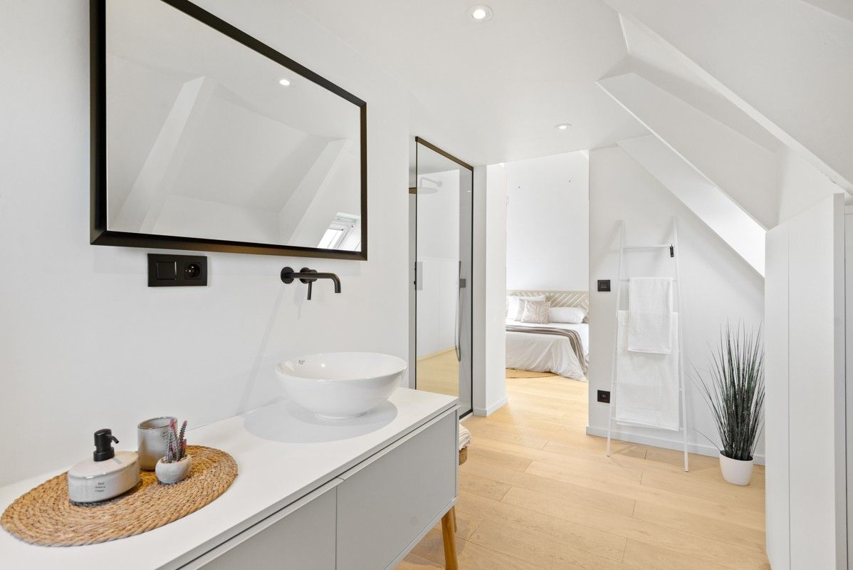 Super charmante woning met 2/3 slaapkamers in een doodlopende straat vlakbij het centrum van Schilde. foto 17