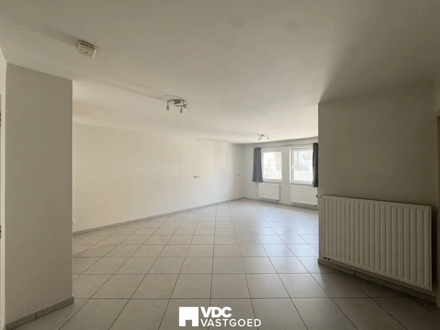 Appartement met twee slaapkamers en garage in hartje Borgloon foto 4