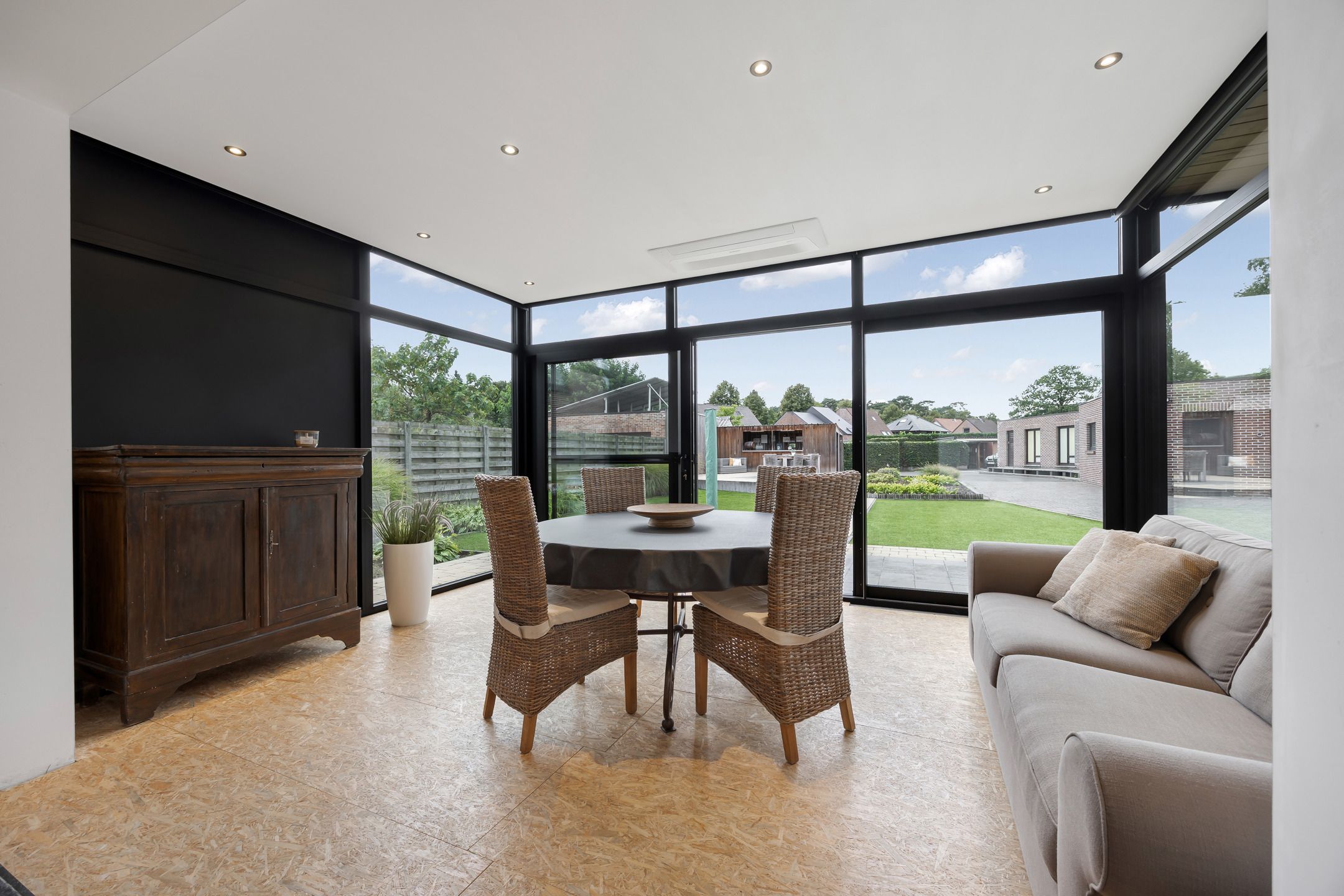 Grotendeels gerenoveerde woning met veel mogelijkheden foto 5