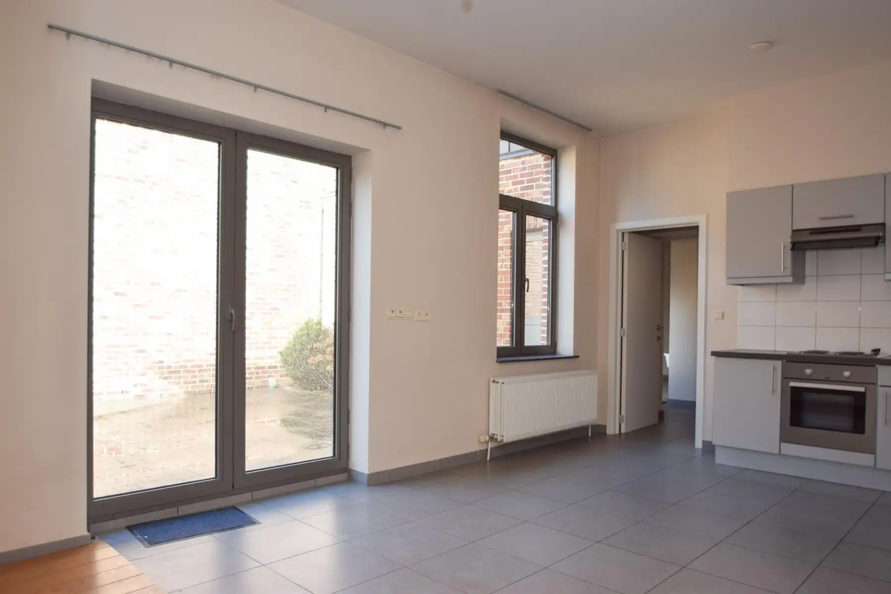 Gelijkvloers appartement met terras/tuin en garage foto 7
