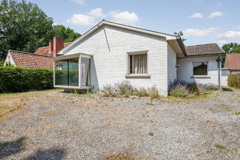 Hoofdfoto van de publicatie: Ruime bungalow op 1.040 m² grond te Varsenare
