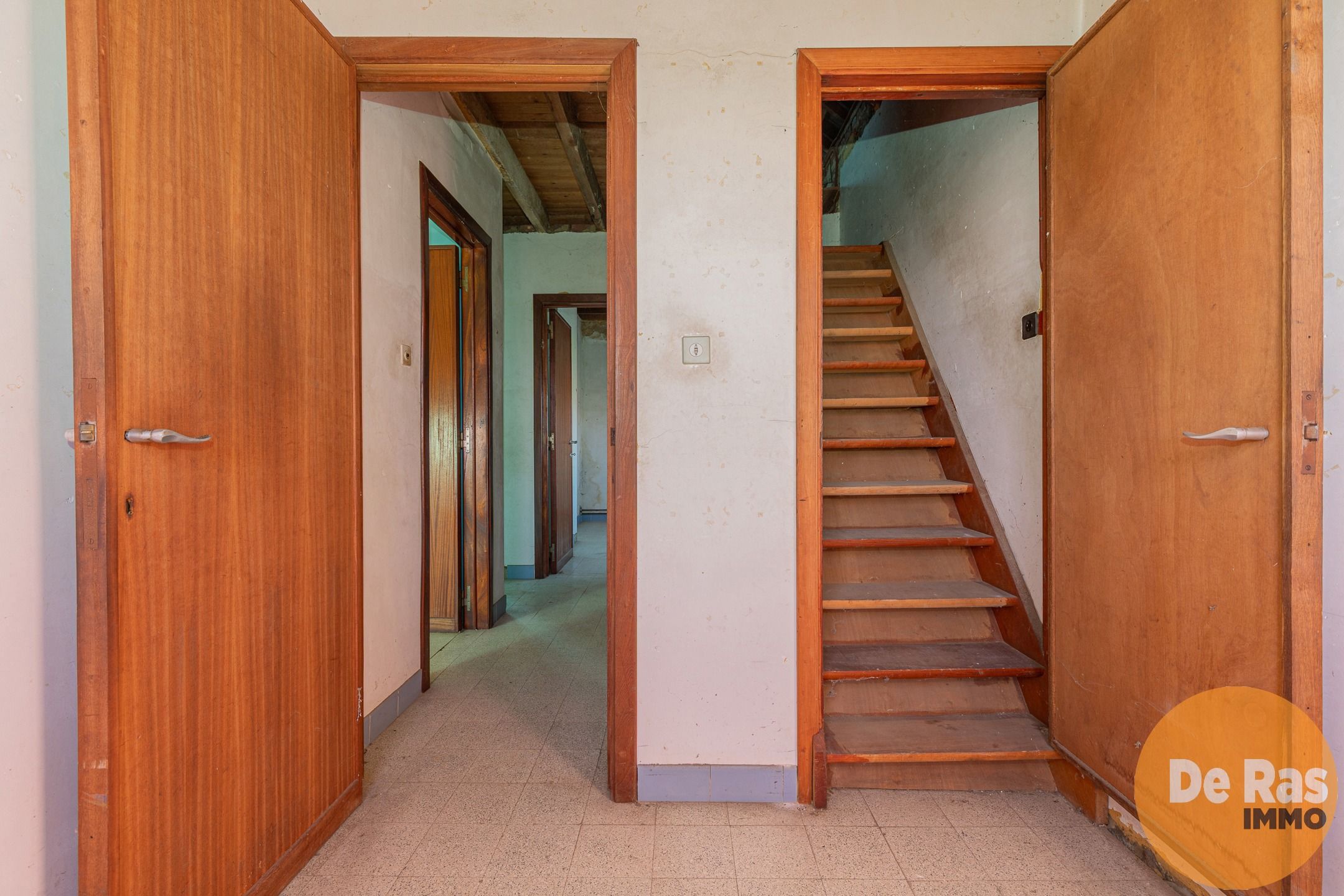 AAIGEM - Te renoveren woning met groot perceel  foto 11