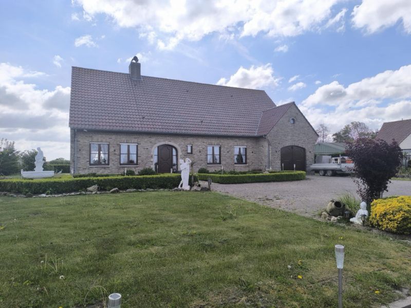 Huis te koop foto {{pictureIndex}}
