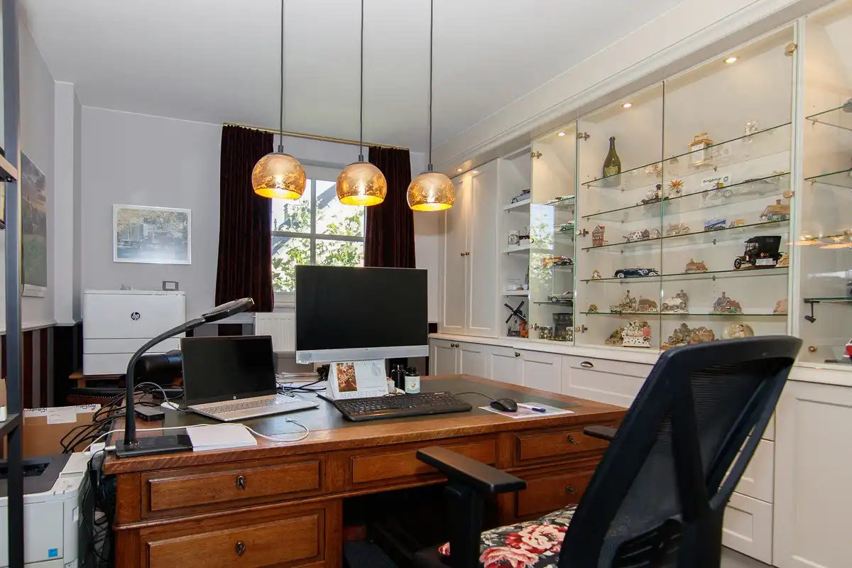 Hoogwaardig afgewerkt landhuis met Engelse grandeur op toplocatie foto 13