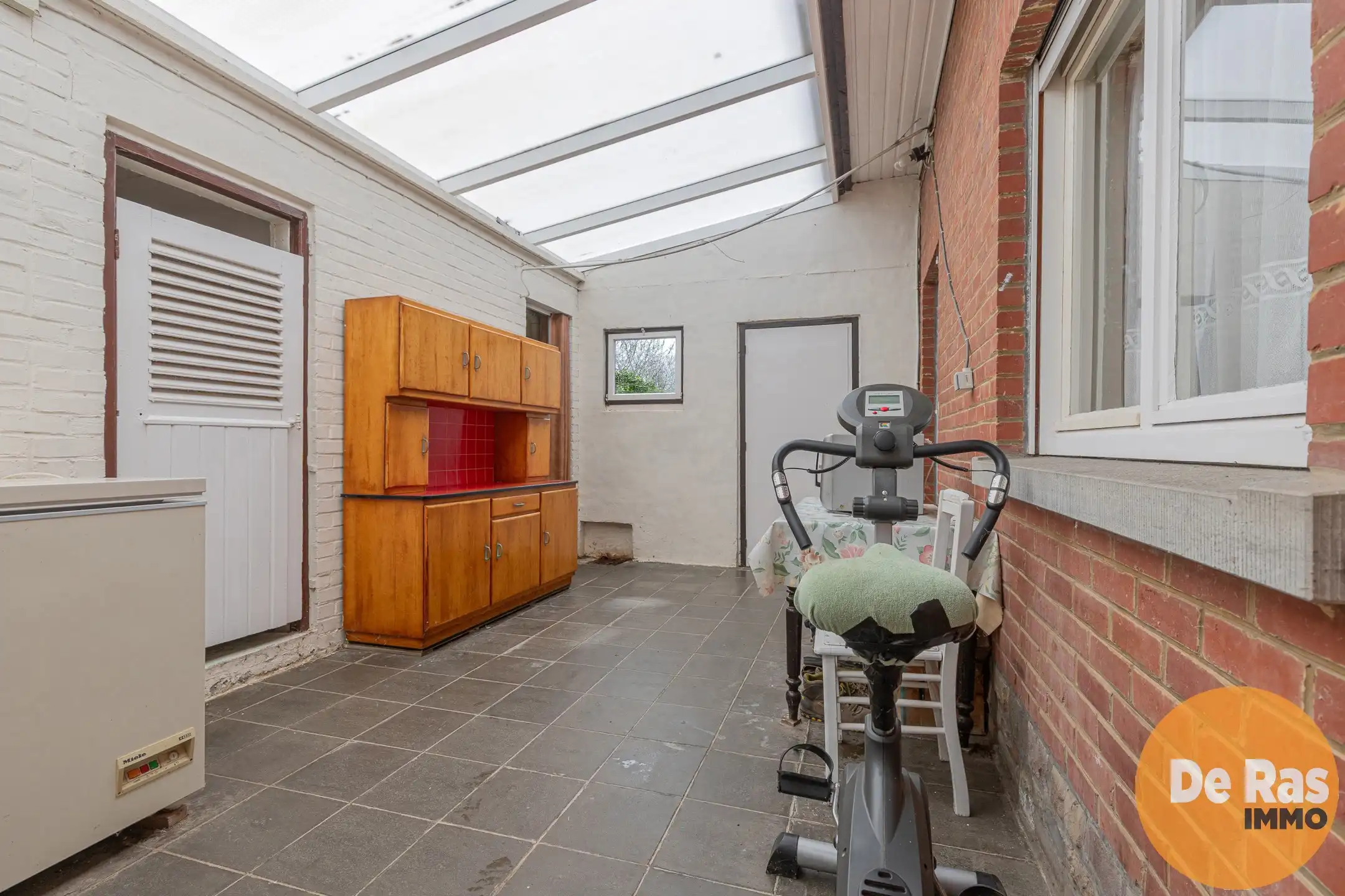 HERZELE - Vrijstaande woning in een landelijke omgeving foto 14