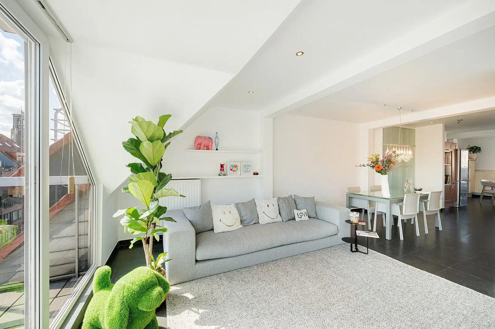 Appartement met unieke terrassen gelegen op wandelafstand van de zee en de winkels. foto 5