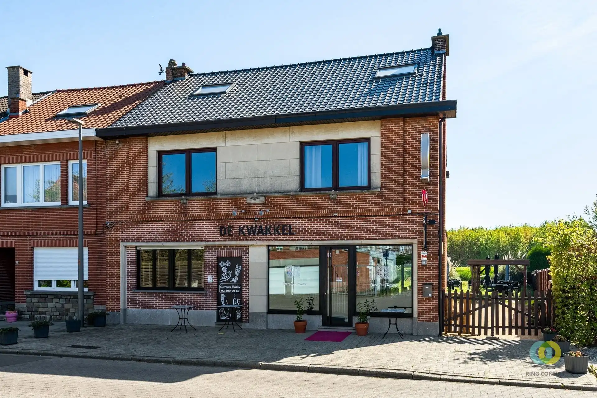 Gebouw voor gemengd gebruik in Koningslo foto 2