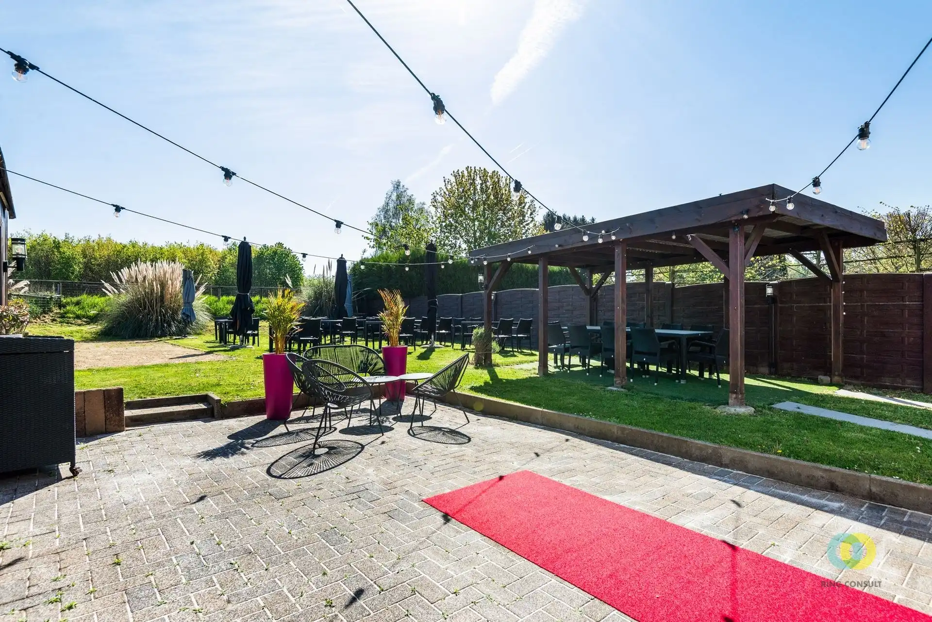 Gebouw voor gemengd gebruik in Koningslo foto 2