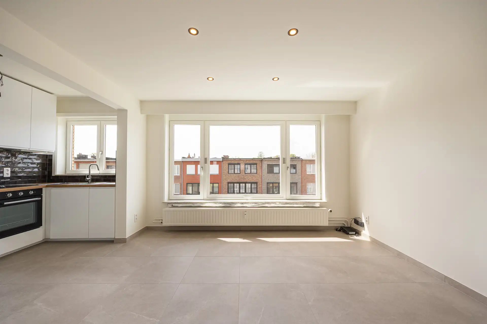 Prachtig gerenoveerd appartement met 2 slaapkamers. foto 5