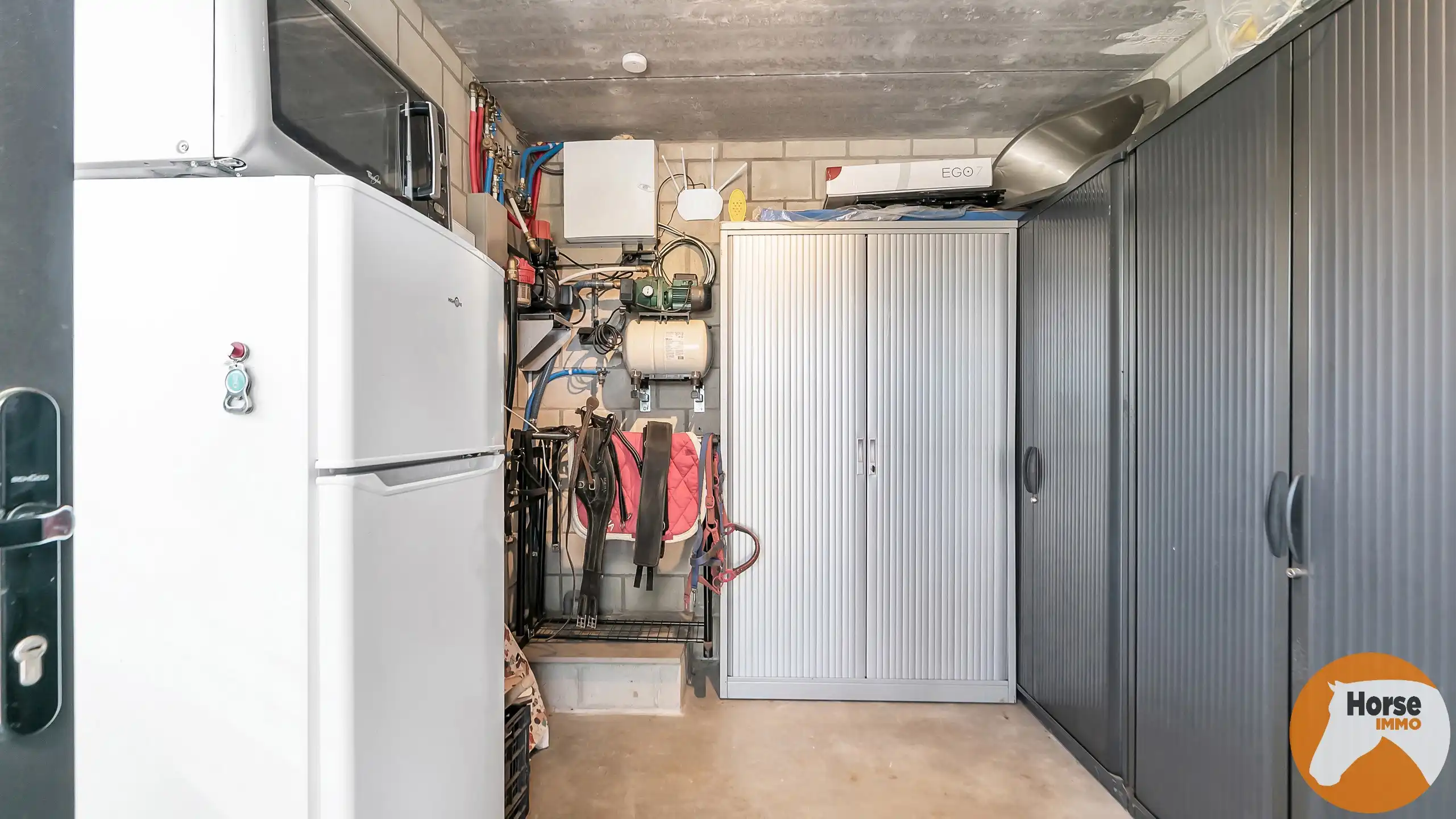 LAAKDAL-Moderne BEN-woning met paardenfaciliteit op 24,5are foto 8