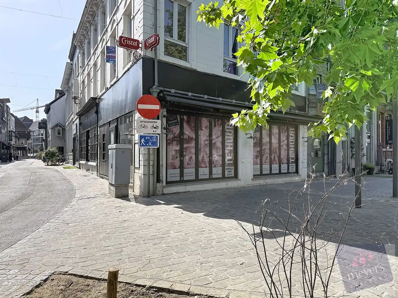 Hoekpand met uitzonderlijke zichtbaarheid op toplocatie in Hasselt foto 2
