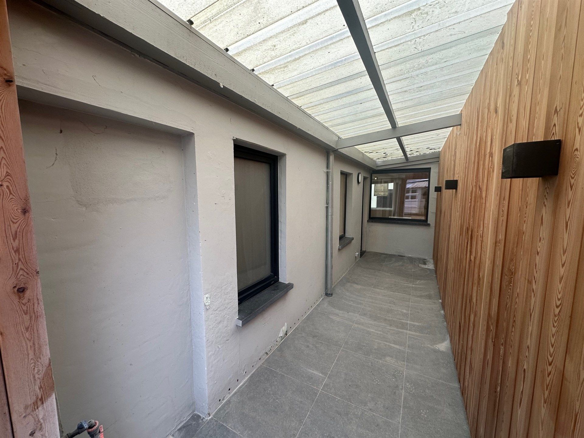 Woning met 2 slaapkamers binnen de stadsrand foto 7