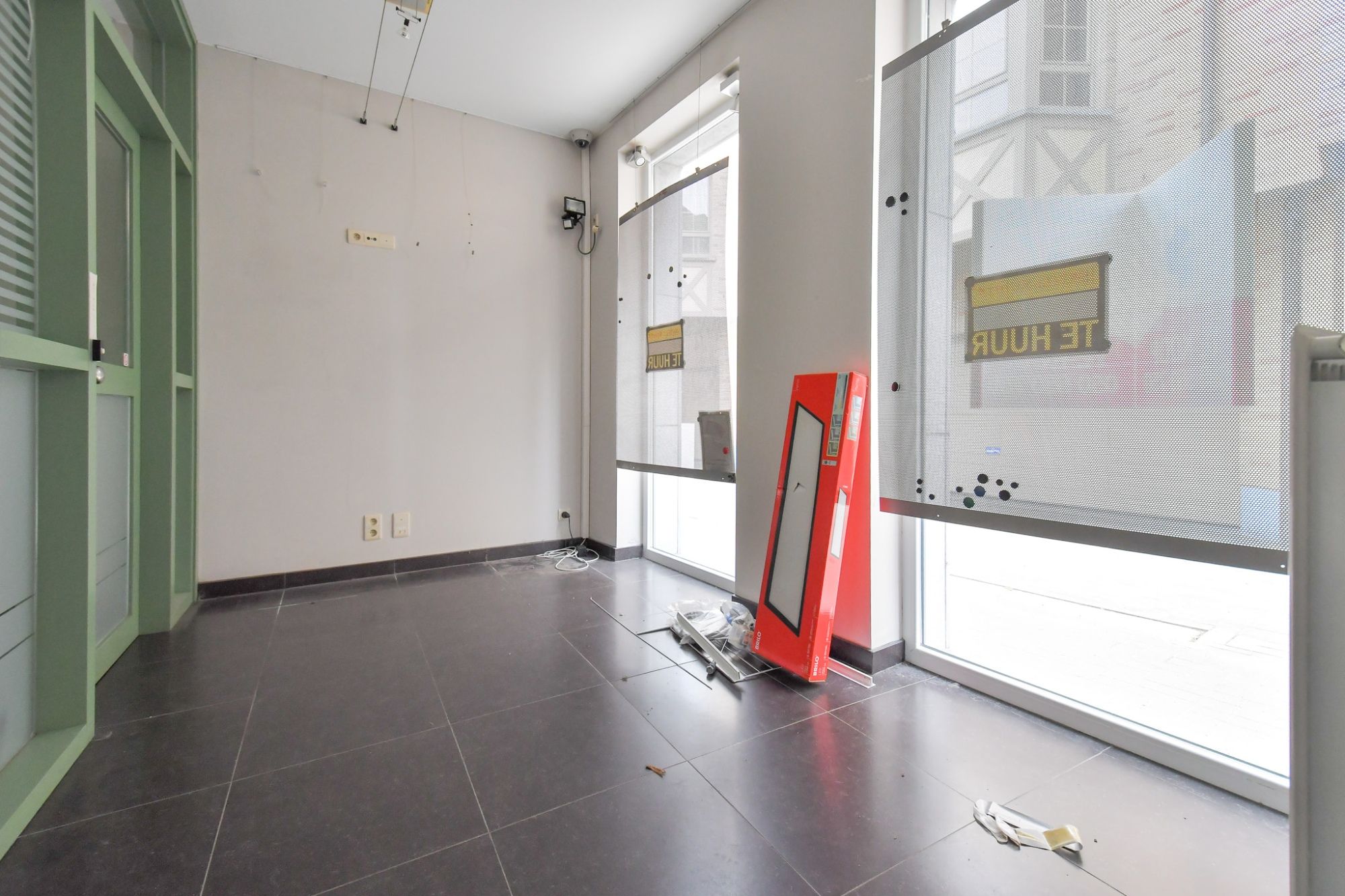 Ruim polyvalent pand bestaande uit winkel en woonst  in centrum Oedelem foto 3