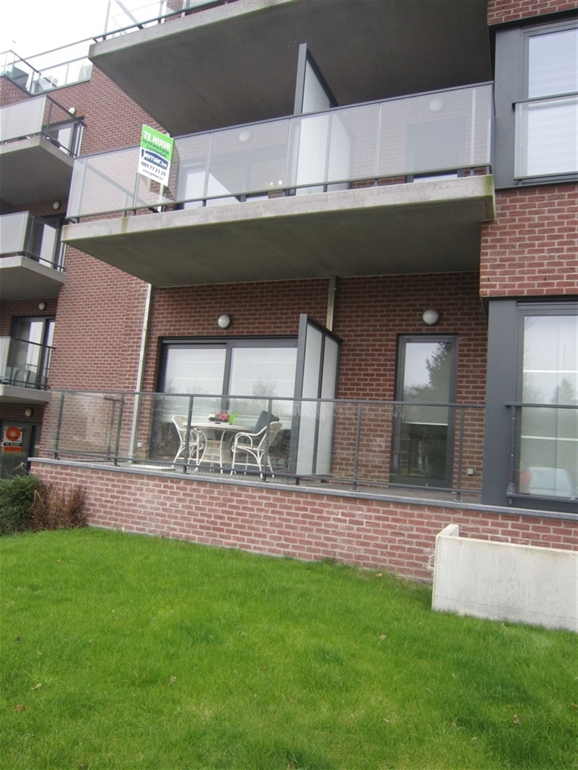 Appartement met 2 slaapkamers, terras, lift, parkeergarage!  foto 18