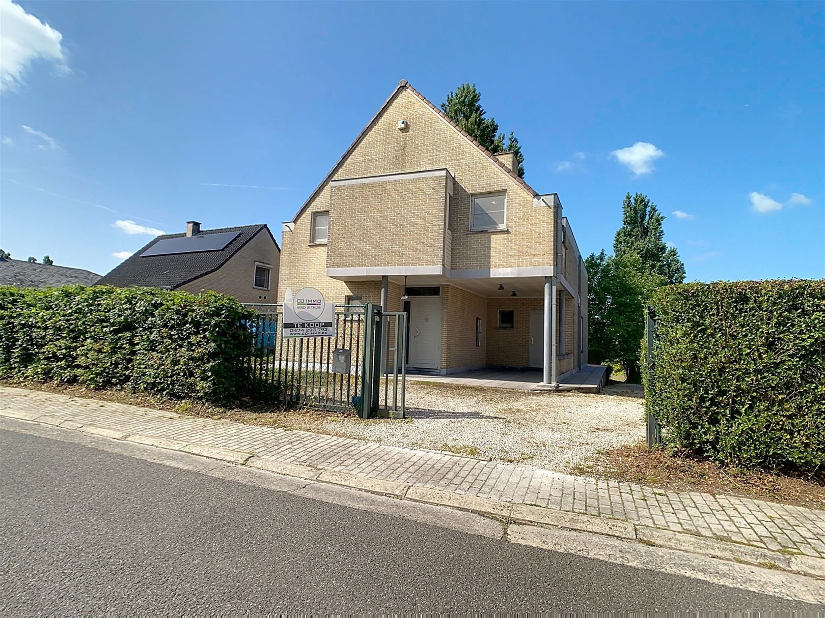 Ruime op te frissen woning, 4 slpks, tuin, weide, 46a 81ca foto {{pictureIndex}}