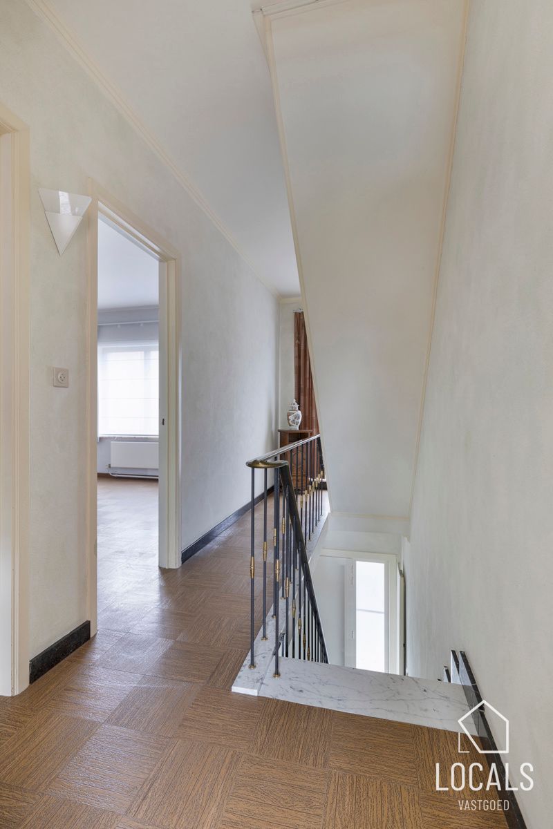 Instapklare woning met 3 slaapkamers + zolder, tuin, garage foto 12