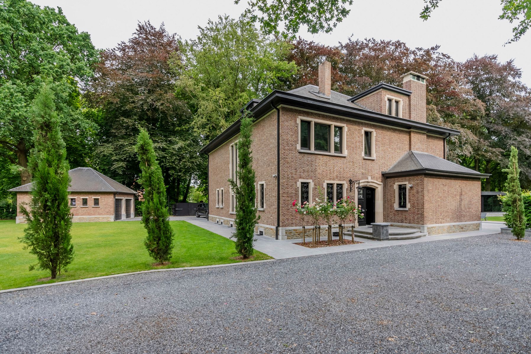 Royale art-nouveauvilla op ca. 4162 m² in Schotenhof. foto {{pictureIndex}}