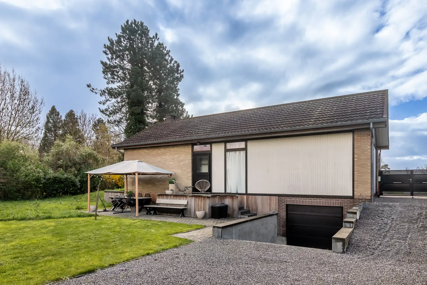 Gerenoveerde en instapklare gelijkvloers woning met 3 slaapkamers en garage  foto 26