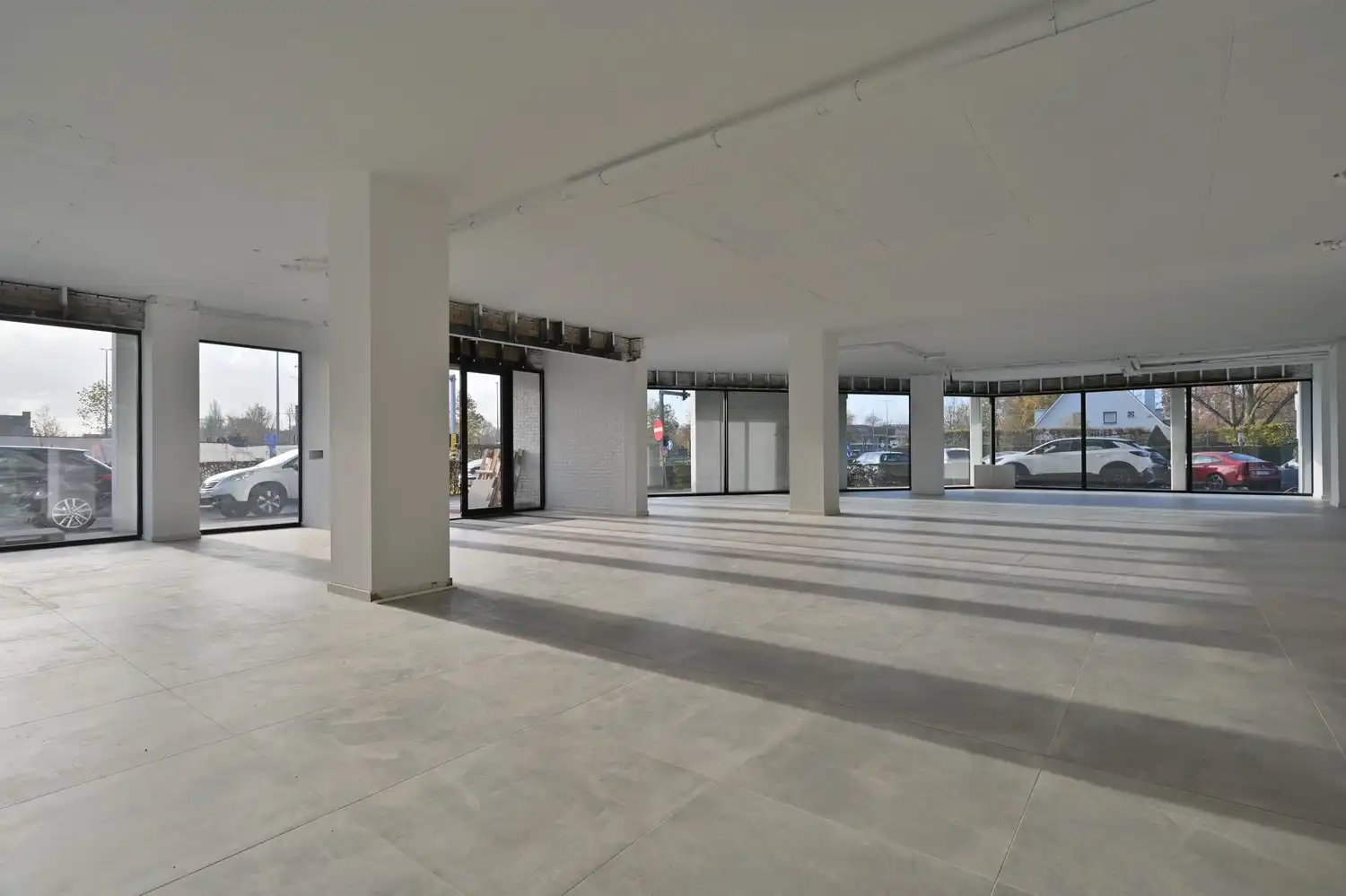 Unieke kans op topligging in Hasselt –  gelijkvloerse commerciële ruimte te koop (295 m²) foto 4